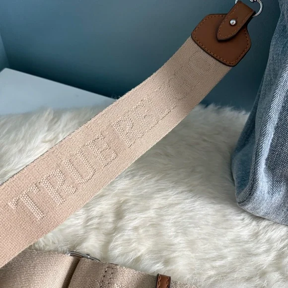 True Religion Women's Tote Bag Buddha Pocket Travel Shoulder Handbag - Picture 3 of 8